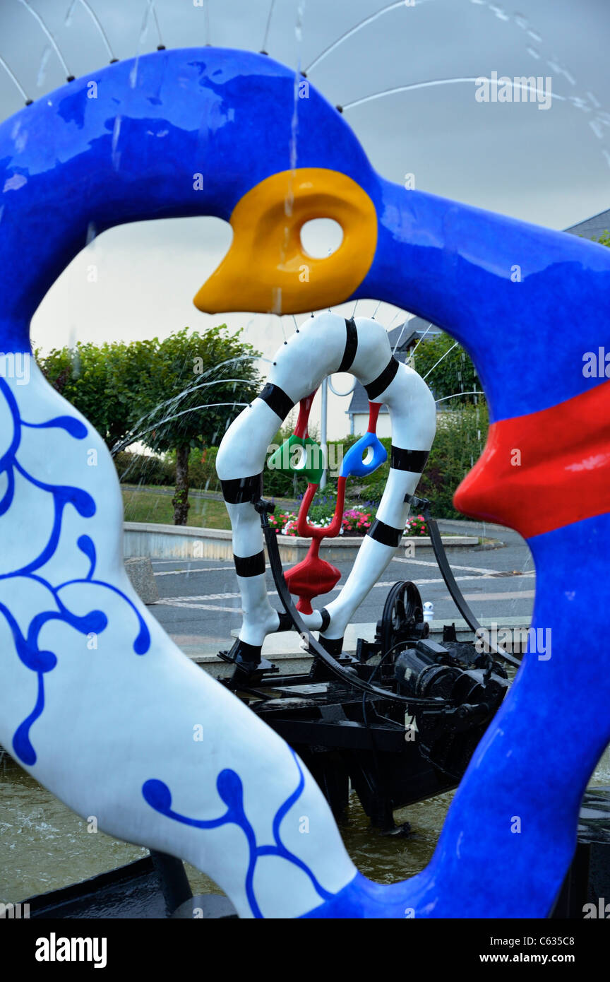 Jean Tinguely und Niki de Saint Phalle Brunnen im Chateau Chinon, Frankreich, FR Stockfoto