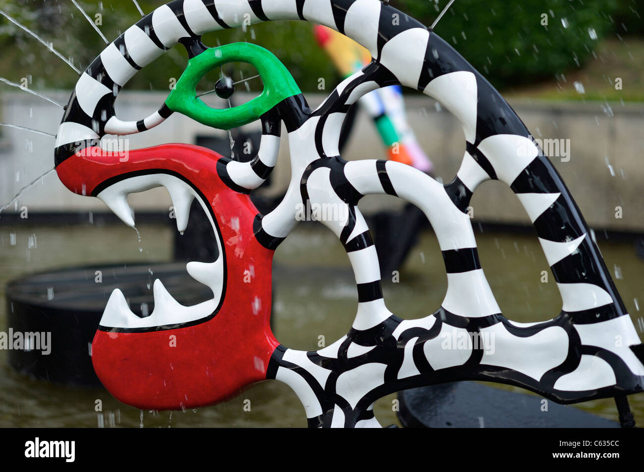 Jean Tinguely und Niki de Saint Phalle Brunnen im Chateau Chinon, Frankreich, FR Stockfoto