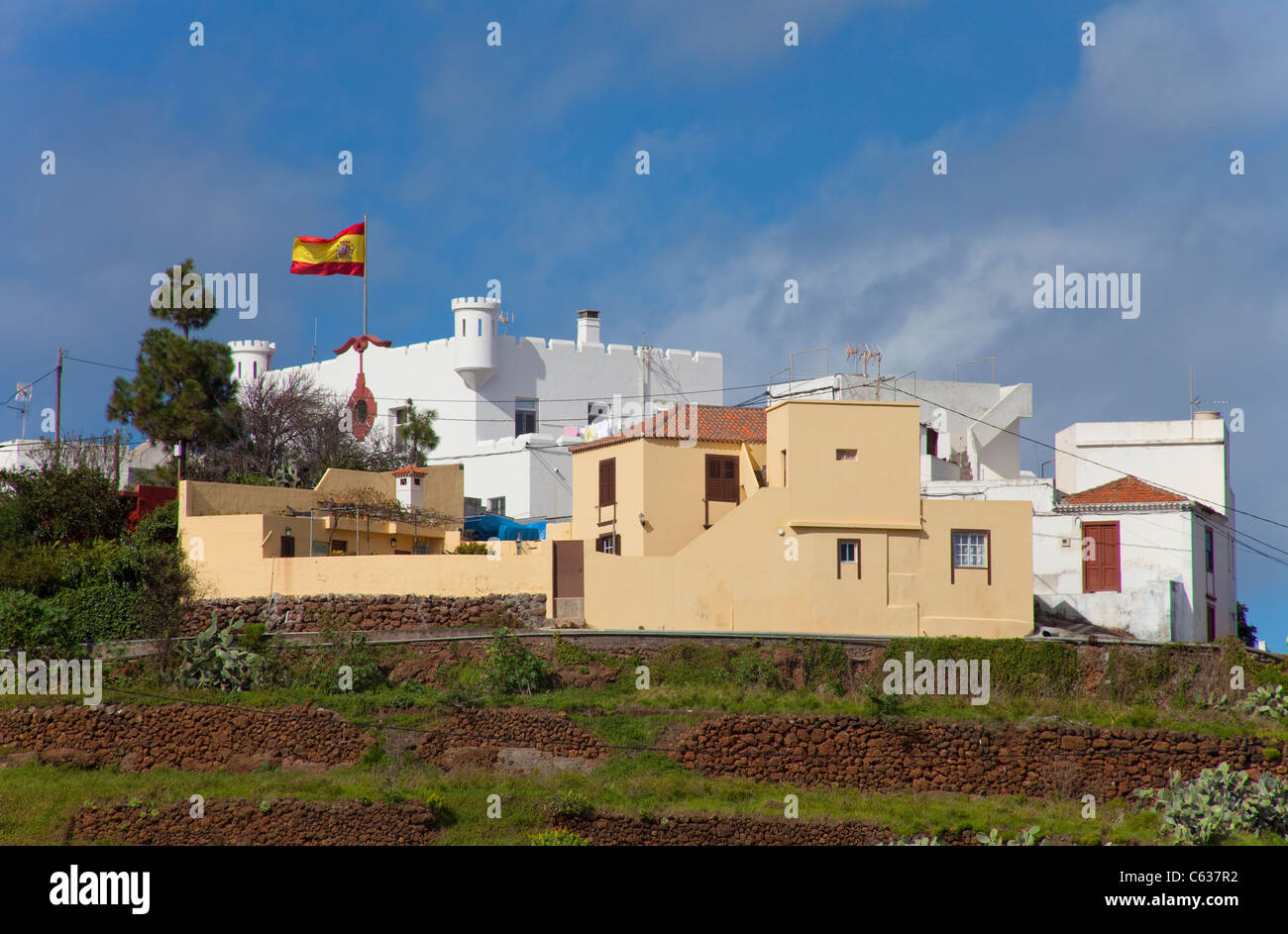 Festung mit spanischer Flagge oben Los Sauces, La Palma, Kanarische Inseln, Spanien, Europa Stockfoto