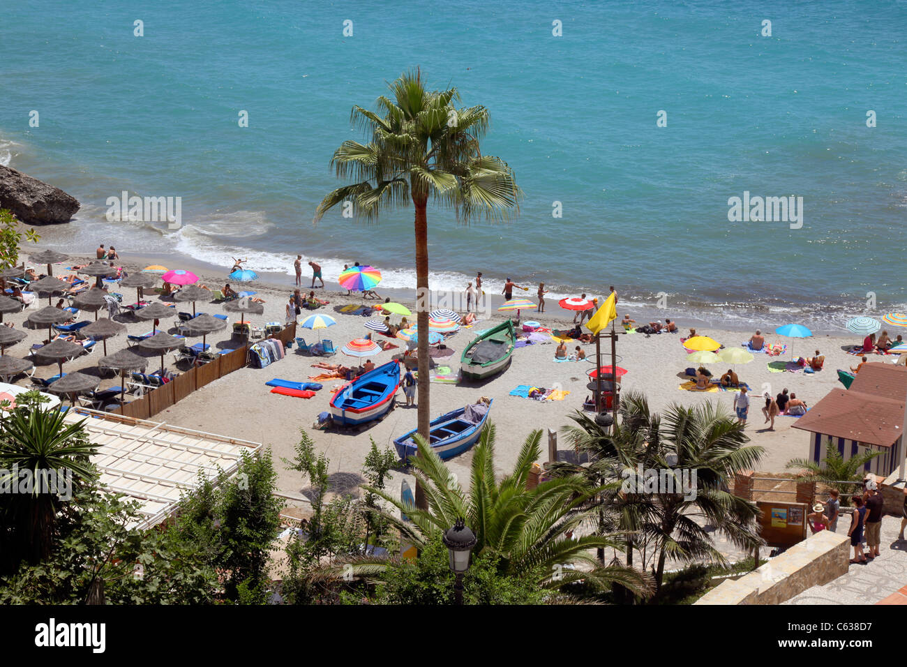 Playa El Faro Strand im Zentrum von Nerja. Spanien Stockfoto