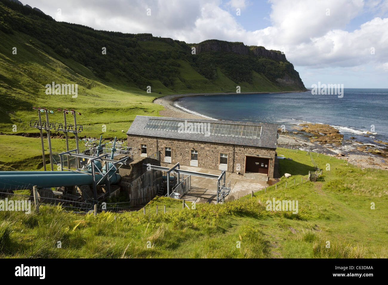 Scottish Hydro-Electric-Kraftwerk in Bearreraig Bay, Isle Of Skye, Schottland, Großbritannien Stockfoto