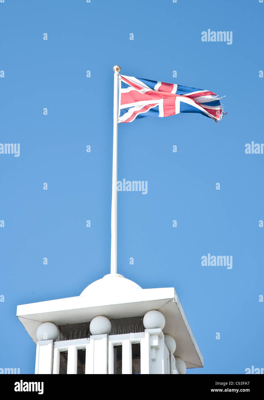 Union Jack-Flagge am Palace Pier von Brighton Stockfoto