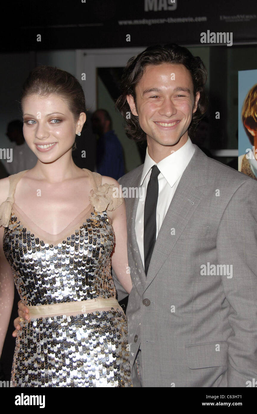 Michelle Trachtenberg, Joseph Gordon-Levitt im Ankunftsbereich für geheimnisvolle Haut Premiere, The Arclight Cinema, Los Angeles, CA, Mai Stockfoto