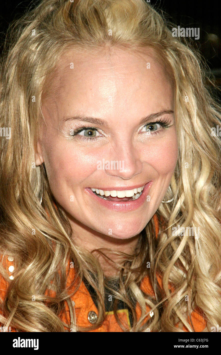 Kristin Chenoweth auf der after-Party für Showbusiness Weltpremiere beim Tribeca Film Festival, Tribeca Grill, New York, NY, 25. April 2005. Foto von: Rob Rich/Everett Collection Stockfoto