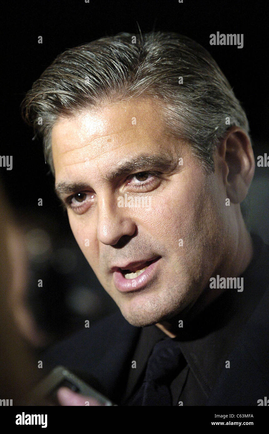 George Clooney im Ankunftsbereich für Leute für die amerikanische Weise LA Geist der Freiheit fest, Beverly Hilton Hotel, Los Angeles, Stockfoto