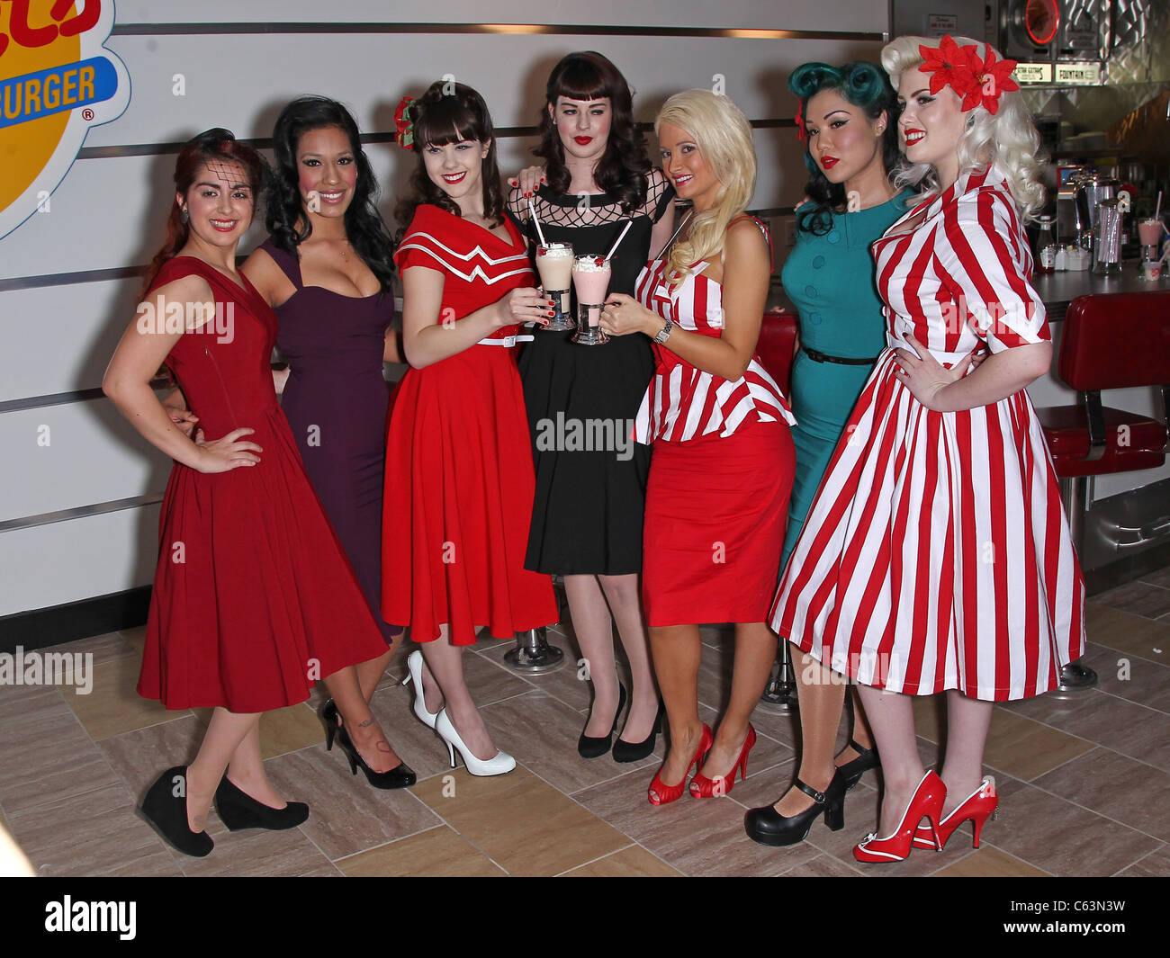 Holly Madison, Claire Sinclaire, Bettie Page Modelle bei einem ...