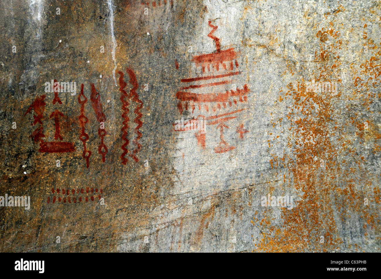 Native American Indian Rock Art genannt Petroglyphen oder Piktogramme befinden sich entlang der Main Salmon River in Idaho Stockfoto