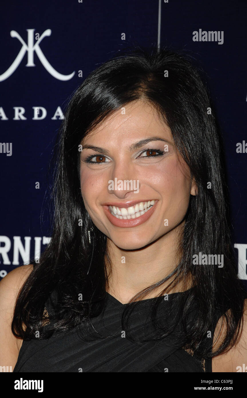 Mahsa im Ankunftsbereich für PERFUMANIA feiert Debüt auf THE APPRENTICE, Provokateur, New York, NY 10. November 2010. Foto von: William D. Bird/Everett Collection Stockfoto