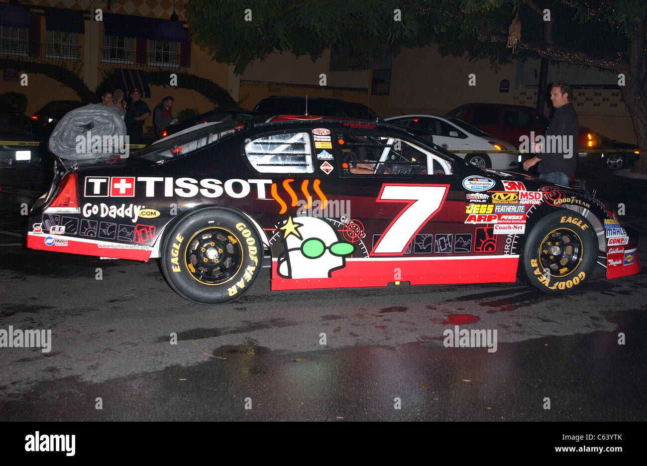 Atmosphäre im Ankunftsbereich für Auto Club Speedway und Tissots laufen WIDE OPEN, Voyeur, Hollywood, CA 6. Oktober 2010. Foto von: Tony Gonzalez/Everett Collection Stockfoto