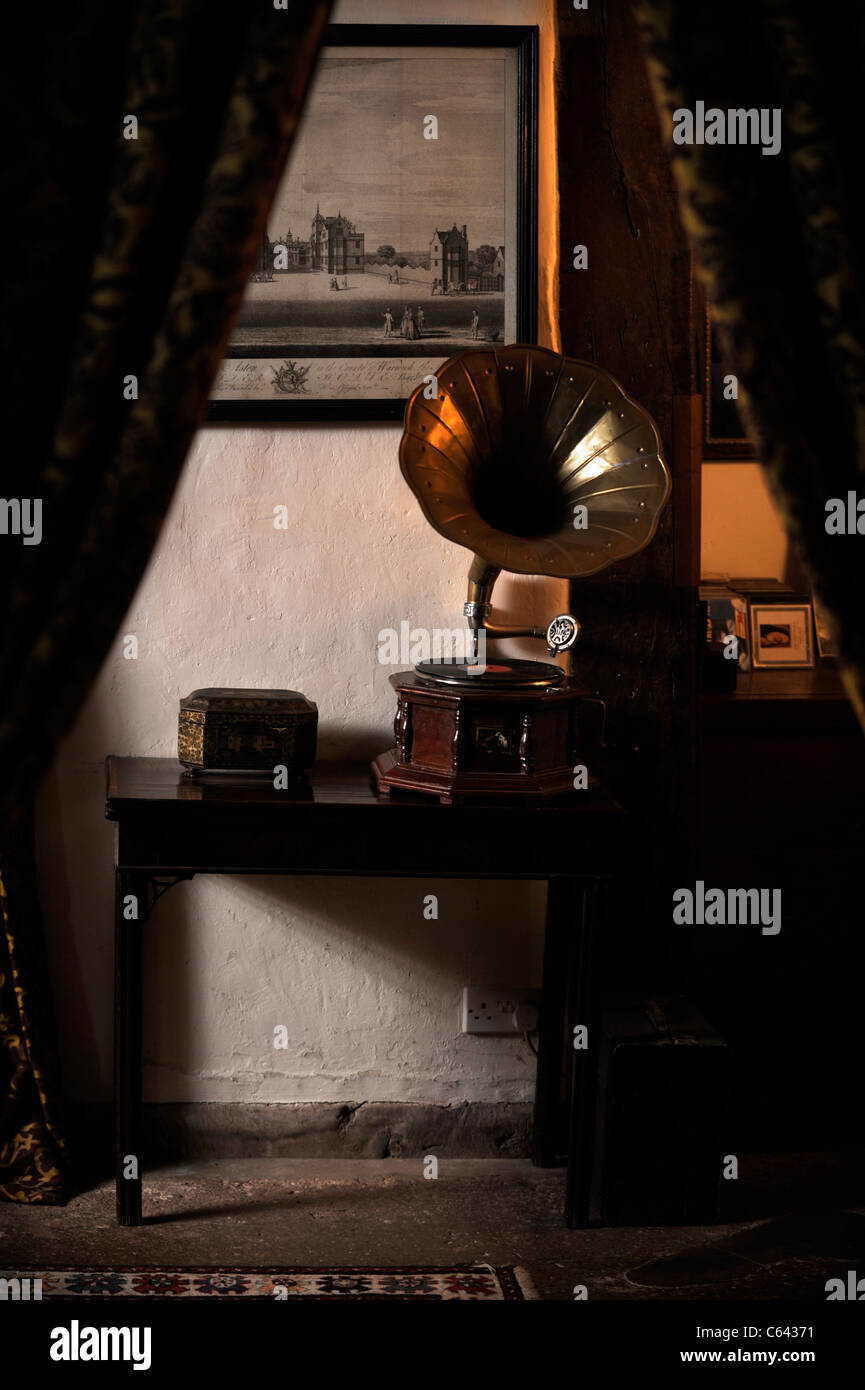Ein Grammophon im Cothay Manor in der Nähe von Wellington, Somerset UK Stockfoto