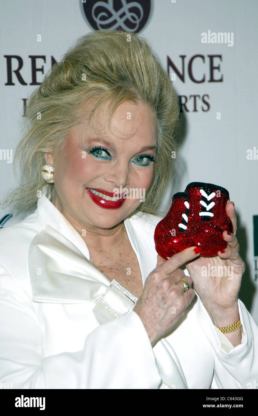 Carol Connors im Ankunftsbereich für internationale Beverly Hills Film Festival Opening Night, The Writers Guild Theater, Beverly Hills, Kalifornien, 13. April 2005. Foto von: Michael Germana/Everett Collection Stockfoto