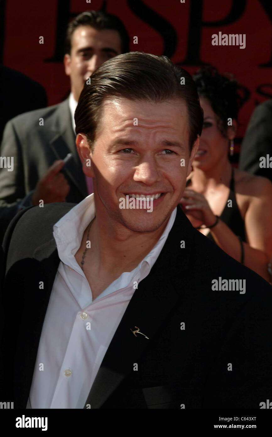Mark Wahlberg im Ankunftsbereich für 2005 erspähen Awards, das Kodak Theatre, Los Angeles, Kalifornien, 13. Juli 2005. Foto von: Tony Gonzalez/Everett Collection Stockfoto