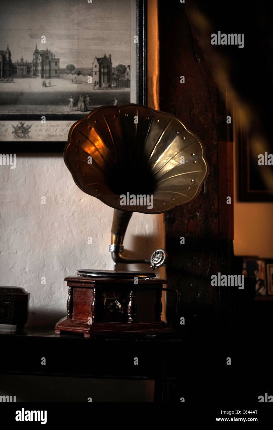 Ein Grammophon im Cothay Manor in der Nähe von Wellington, Somerset UK Stockfoto