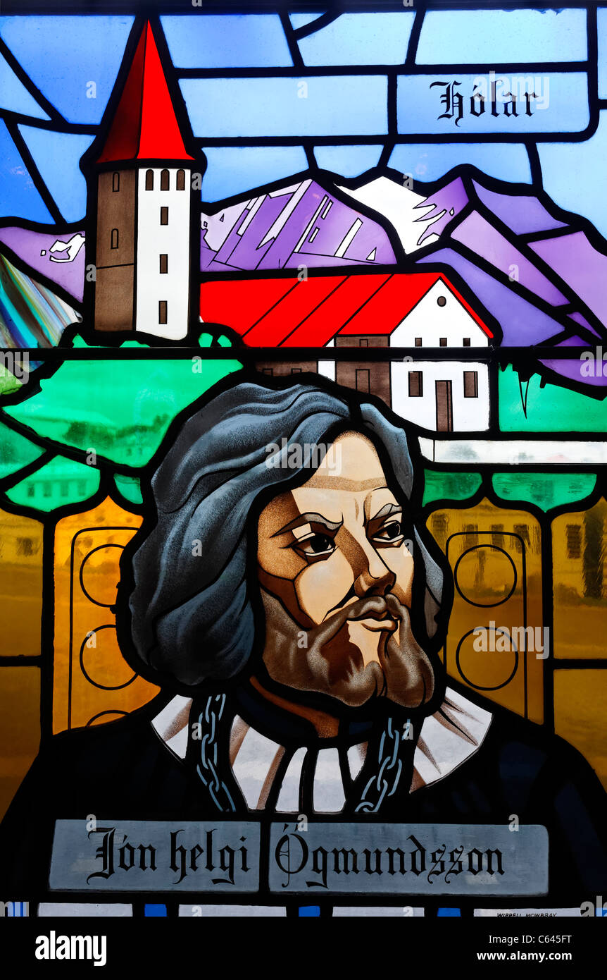 Glasfenster in der Kirche Akureyrarkirkja, Akureyri, Island Stockfoto
