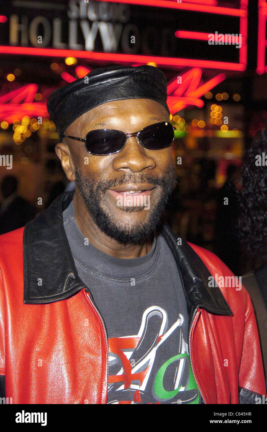 Isaac Hayes im Ankunftsbereich für BE COOL Premiere, Grauman es Chinese Theater, Los Angeles, CA, Montag, 14. Februar 2005. Foto von: Michael Germana/Everett Collection Stockfoto