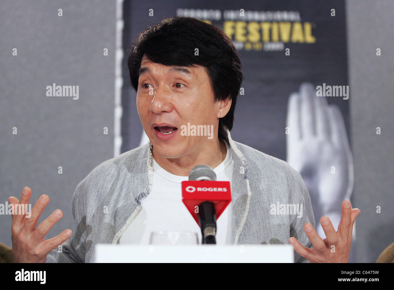Jackie Chan bei der Pressekonferenz für THE MYTH Premiere beim Toronto Film Festival, Sutton Place Hotel, Toronto, ON, 15. September 2005. Foto von: Malcolm Taylor/Everett Collection Stockfoto