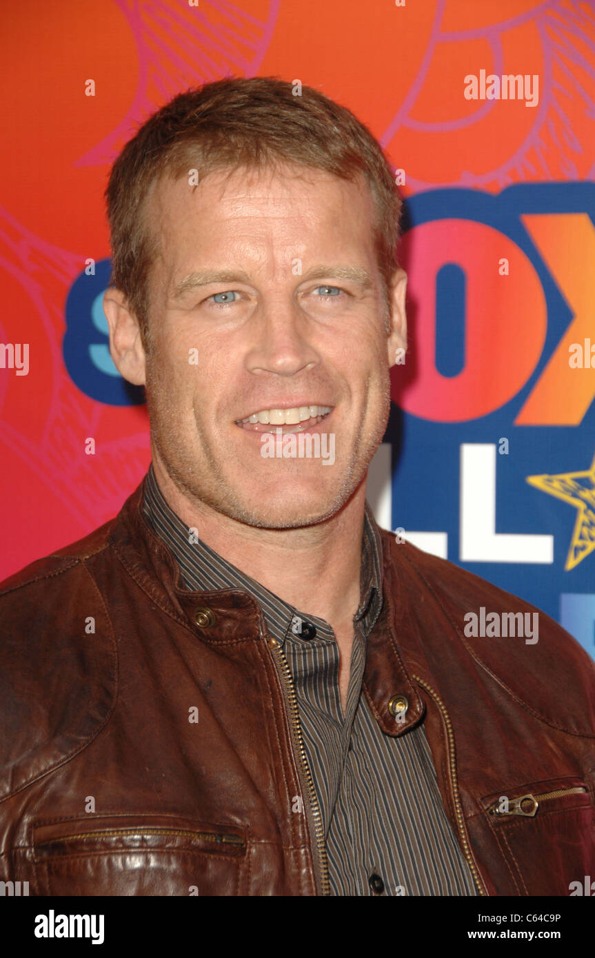 Mark Valley im Ankunftsbereich für Fox All-Star Party, Pacific Park, Santa Monica, CA 2. August 2010. Foto von: Dee Cercone/Everett Collection Stockfoto