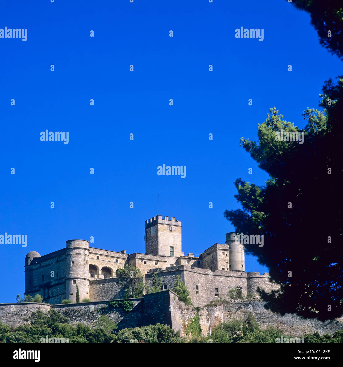 'Château du Barroux' thronende Burg aus dem 12.. Jahrhundert, Le Barroux, Vaucluse, Provence, Frankreich, Europa Stockfoto