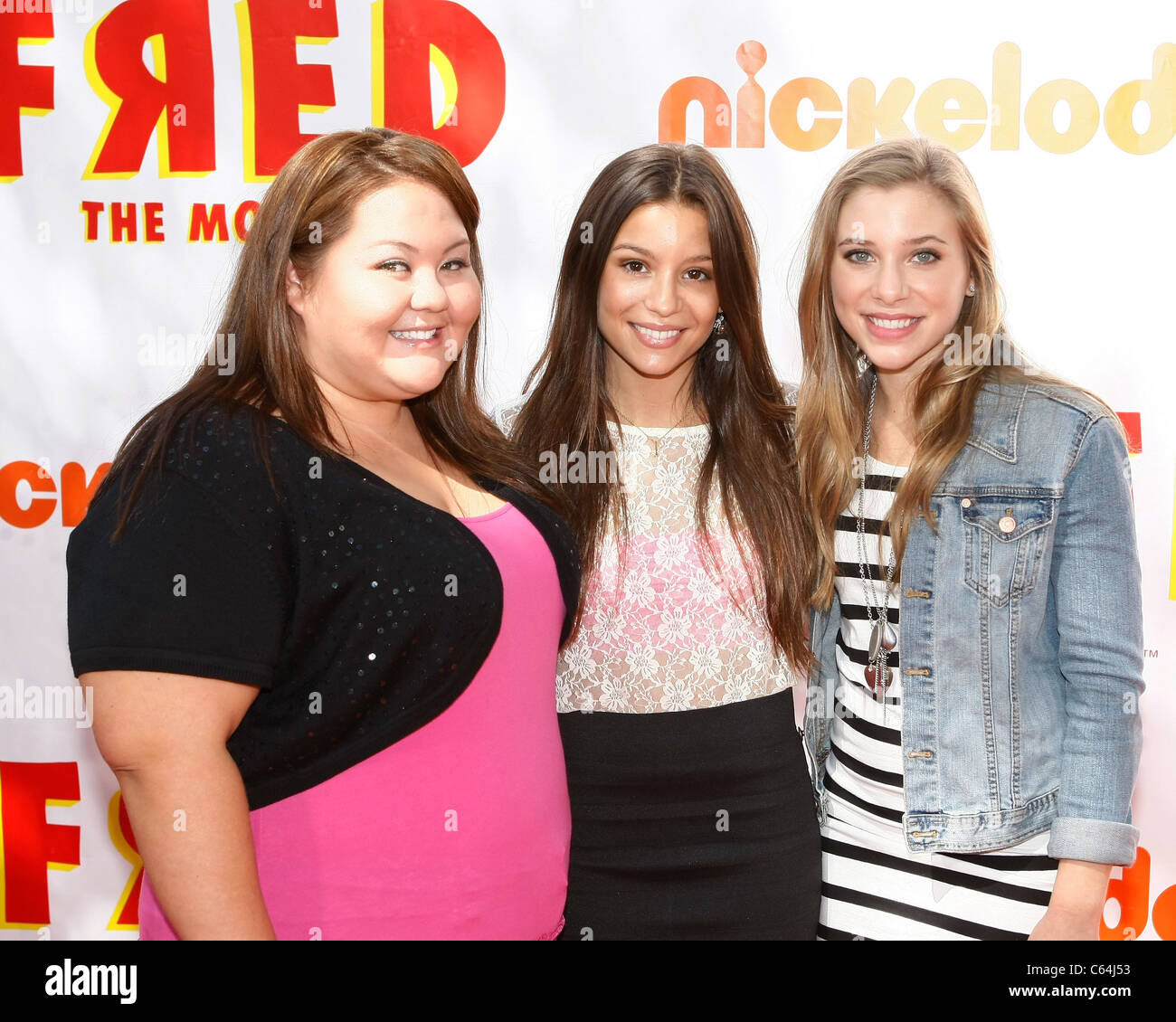 Jolene Purdy, Bianca Collins, Skyler Day im Ankunftsbereich für FRED: THE MOVIE Premiere, Paramount Theatre, Los Angeles, CA 11. September 2010. Foto von: Craig Bennett/Everett Collection Stockfoto