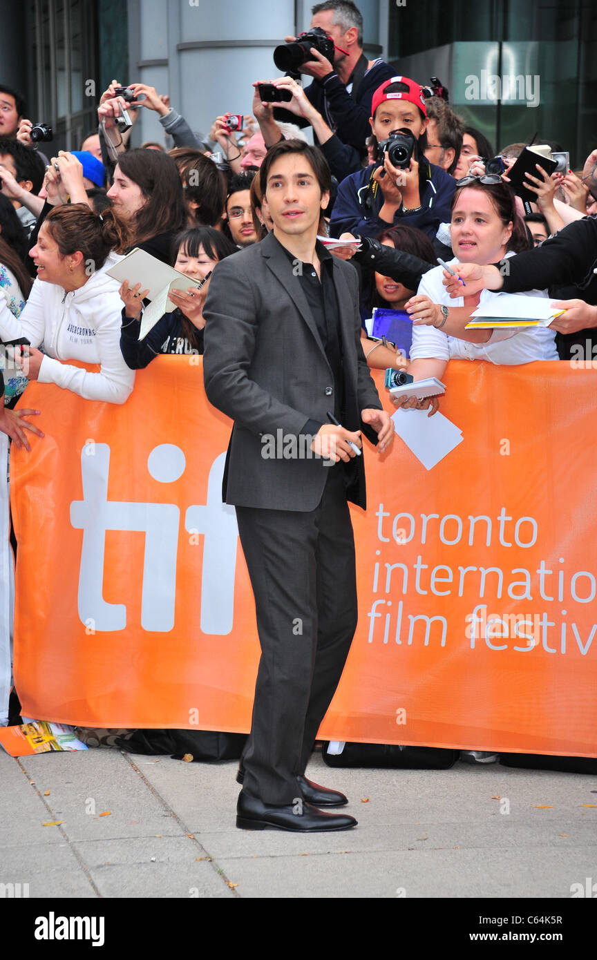 Justin Long im Ankunftsbereich für die VERSCHWÖRER Premiere beim Toronto International Film Festival (TIFF), Roy Thomson Hall Screening, Stockfoto