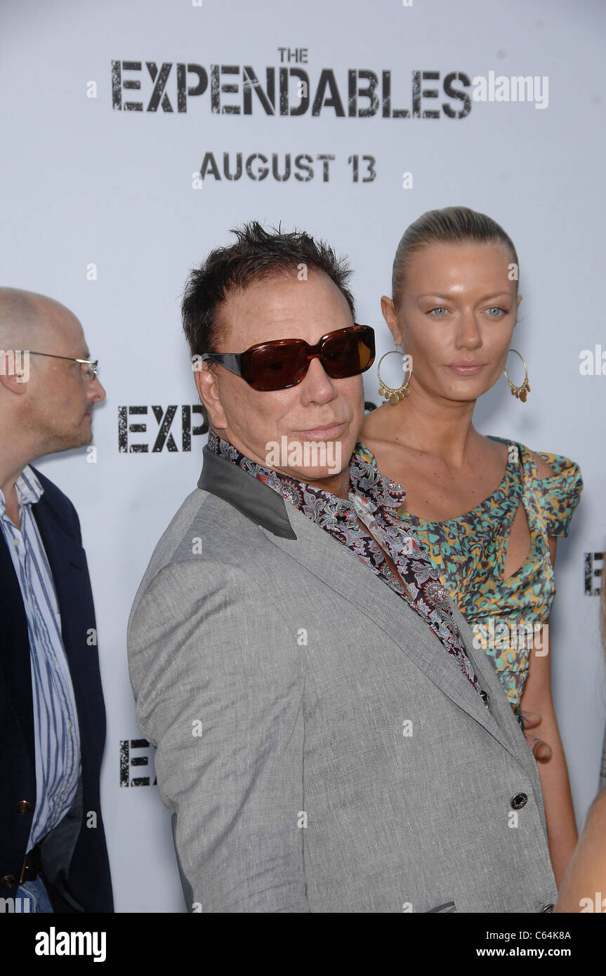 Mickey Rourke im Ankunftsbereich für THE EXPENDABLES Premiere, Graumans Chinese Theatre, Los Angeles, CA 3. August 2010. Foto von: Michael Germana/Everett Collection Stockfoto