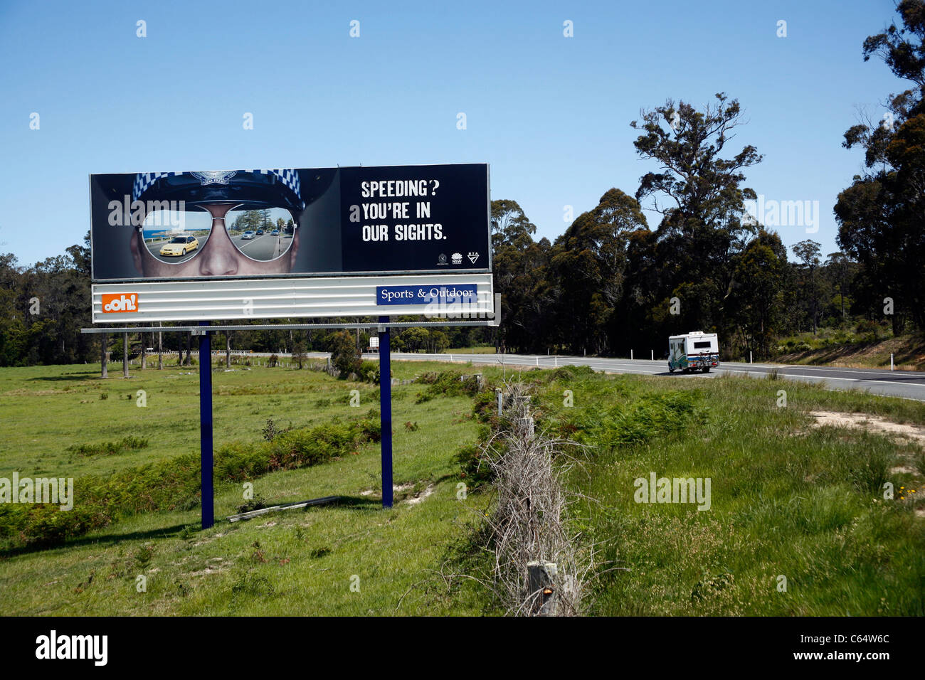 Am Straßenrand Warnschild gegen überhöhte Geschwindigkeit, New-South.Wales, Australien Stockfoto