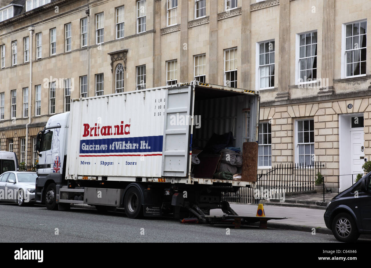 Umzugswagen in Great Pulteney Street, Bath, Somerset, England, Vereinigtes Königreich Stockfoto