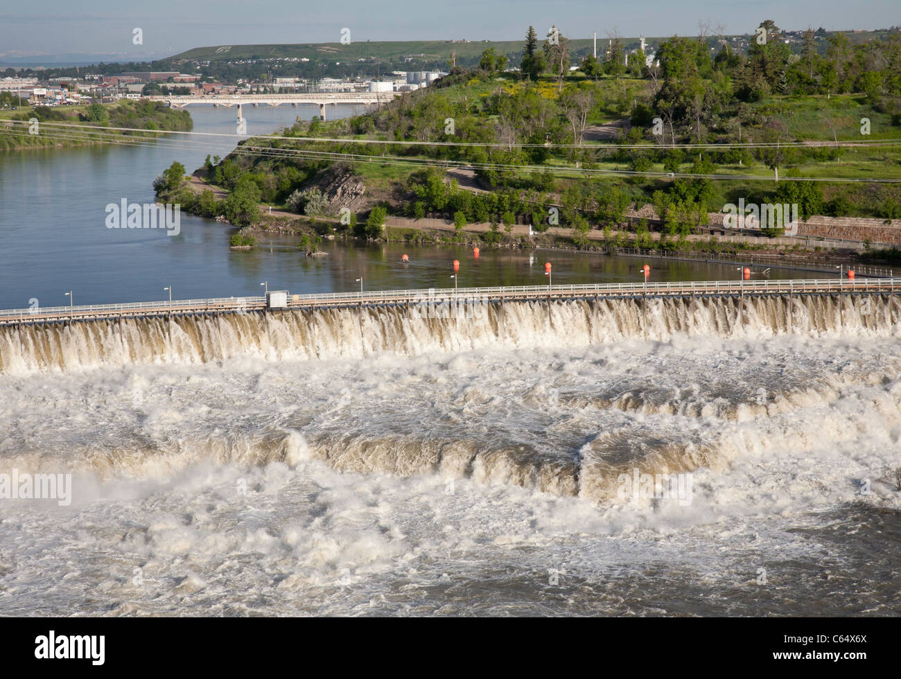 Schwarzer Adler fällt Dam, Missouri River, Great Falls, MT Stockfoto