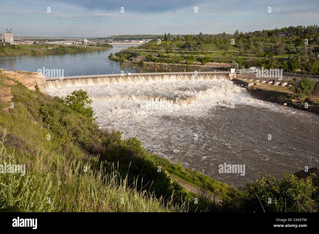 Schwarzer Adler fällt Dam, Missouri River, Great Falls, MT Stockfoto