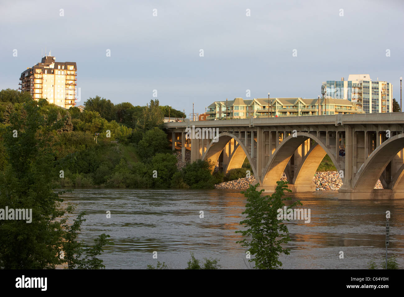 Broadway Brücke über den South Saskatchewan River Saskatoon Canada Stockfoto