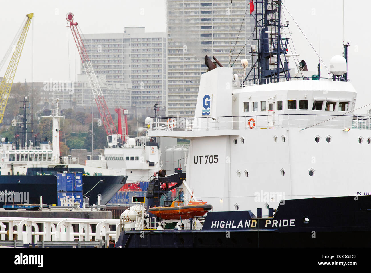 Öl-Bohrinsel Versorgungsschiffe in Aberdeen Docks auf den Nordosten von Schottland, der britischen Öl- und Gas-Hauptstadt Stockfoto