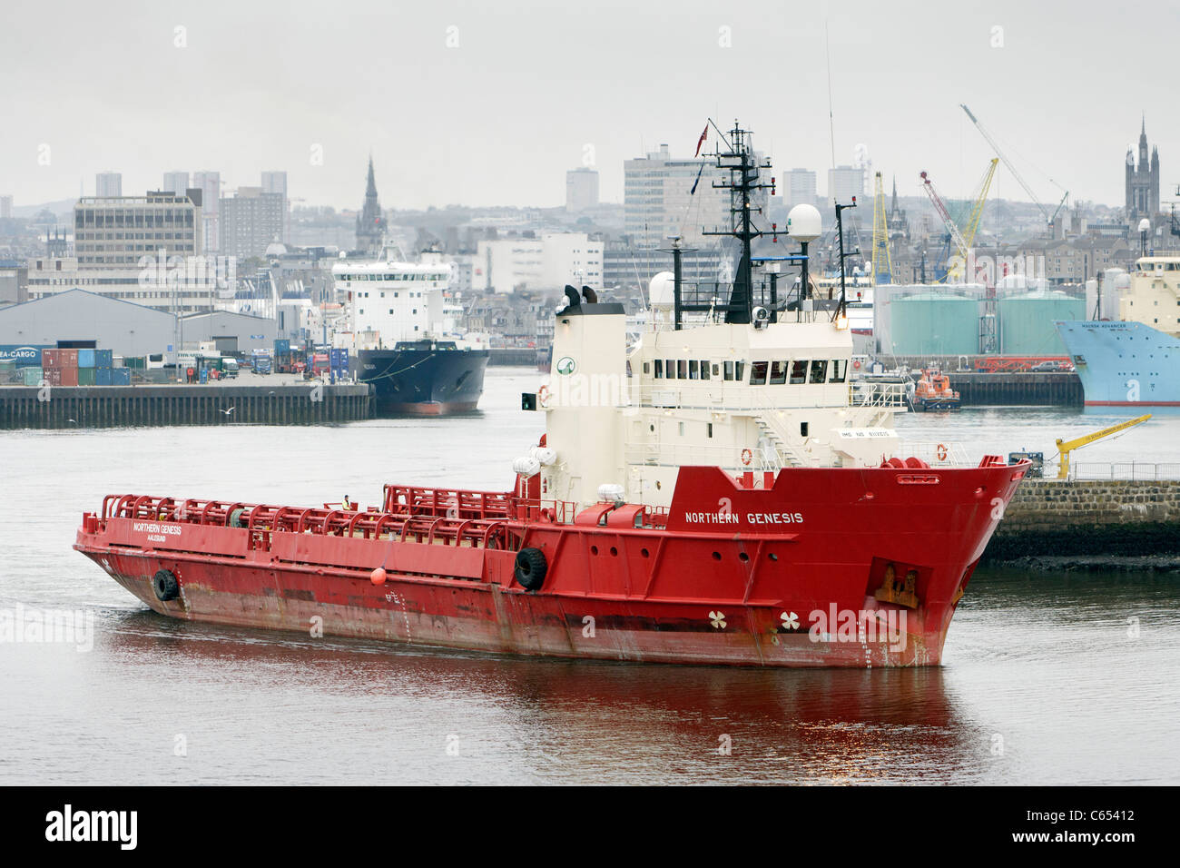 Öl-Bohrinsel Versorgungsschiffe in Aberdeen Docks auf den Nordosten von Schottland, der britischen Öl- und Gas-Hauptstadt Stockfoto