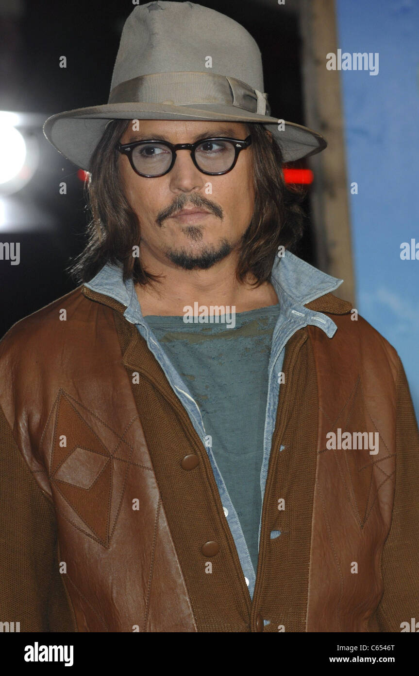 Johnny Depp im Ankunftsbereich für RANGO Premiere, Village Theatre in Westwood, Los Angeles, CA 14. Februar 2011. Foto von: Elizabeth Stockfoto