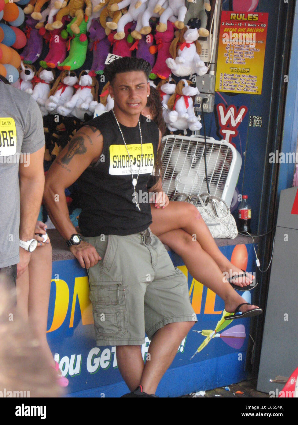 Paul Delvecchio, aka DJ Pauly D unterwegs für JERSEY SHORE Staffel zwei prominenten Schnappschüsse - Fr, die Promenade, Seaside Heights, NJ 20. August 2010. Foto von: Doug Fallone/Everett Collection Stockfoto