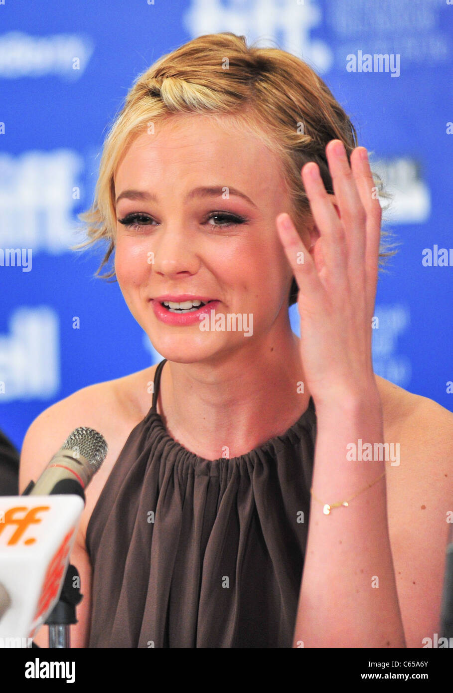 Carey Mulligan auf der Pressekonferenz für nie lassen Sie mich gehen-Pressekonferenz am Toronto International Film Festival (TIFF), Hyatt Regency Hotel, Toronto, ON 13. September 2010. Foto von: Gregorio T. Binuya/Everett Collection Stockfoto