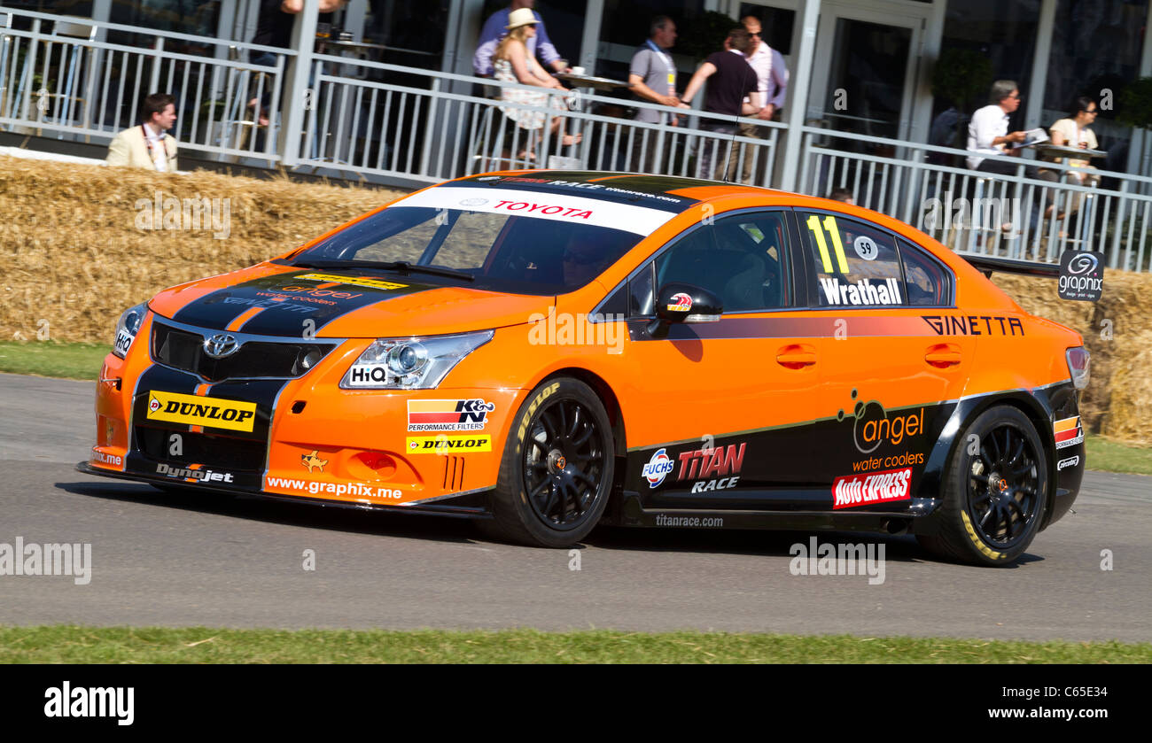 2011 Toyota Avensis BTCC Auto mit Fahrer Frank Wrathall beim 2011 Festival of Speed, Sussex, England, UK. Stockfoto