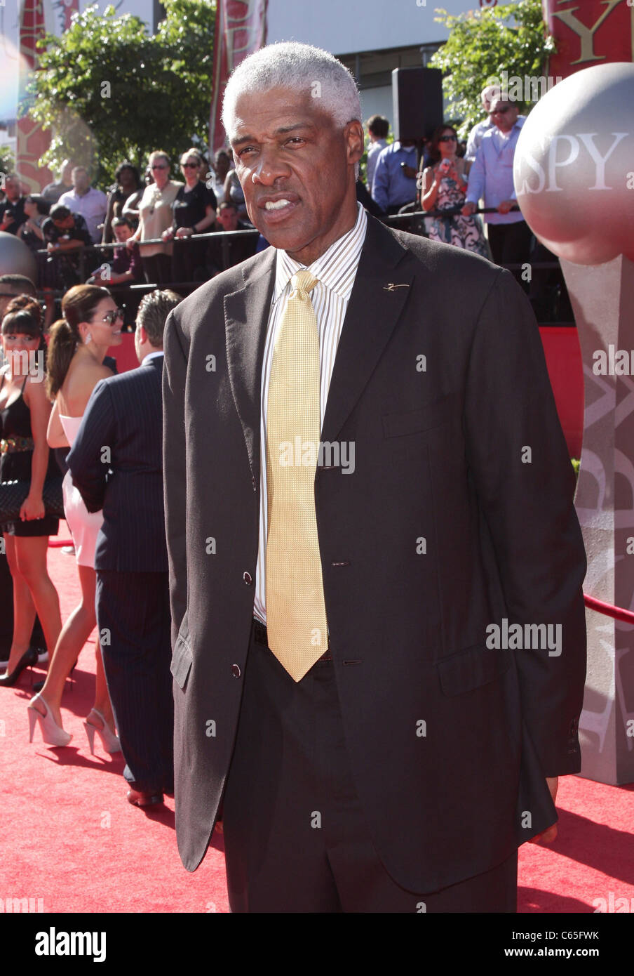 Julius Erving in Anwesenheit für ESPN 18. jährlichen ESPY Awards, Nokia Theatre L.A. LIVE, Los Angeles, CA 14. Juli 2010. Foto von: Adam Orchon/Everett Collection Stockfoto