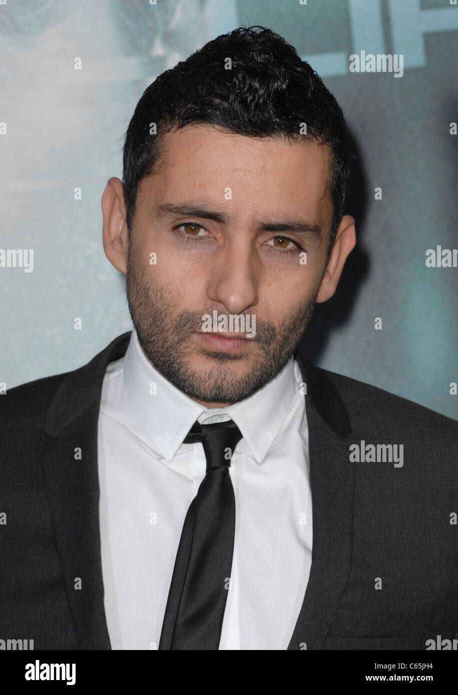 Jaume Collet-Serra im Ankunftsbereich für unbekannte Premiere, Village Theatre in Westwood, Los Angeles, CA 16. Februar 2011. Foto von: Elizabeth Goodenough/Everett Collection Stockfoto