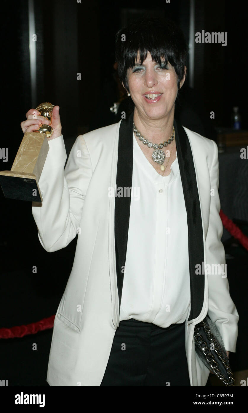 Diane Warren an Abfahrten für 68. Annual Golden Globe Awards, Beverly Hilton Hotel, Beverly Hills, CA 16. Januar 2011. Foto Stockfoto