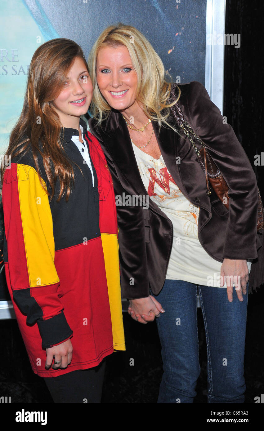 Michaela Cuomo, Sandra Lee im Ankunftsbereich für HARRY POTTER und die Heiligtümer des Todes: Teil 1 Premiere, Alice Tully Hall im Lincoln Center, New York, NY 15. November 2010. Foto von: Gregorio T. Binuya/Everett Collection Stockfoto