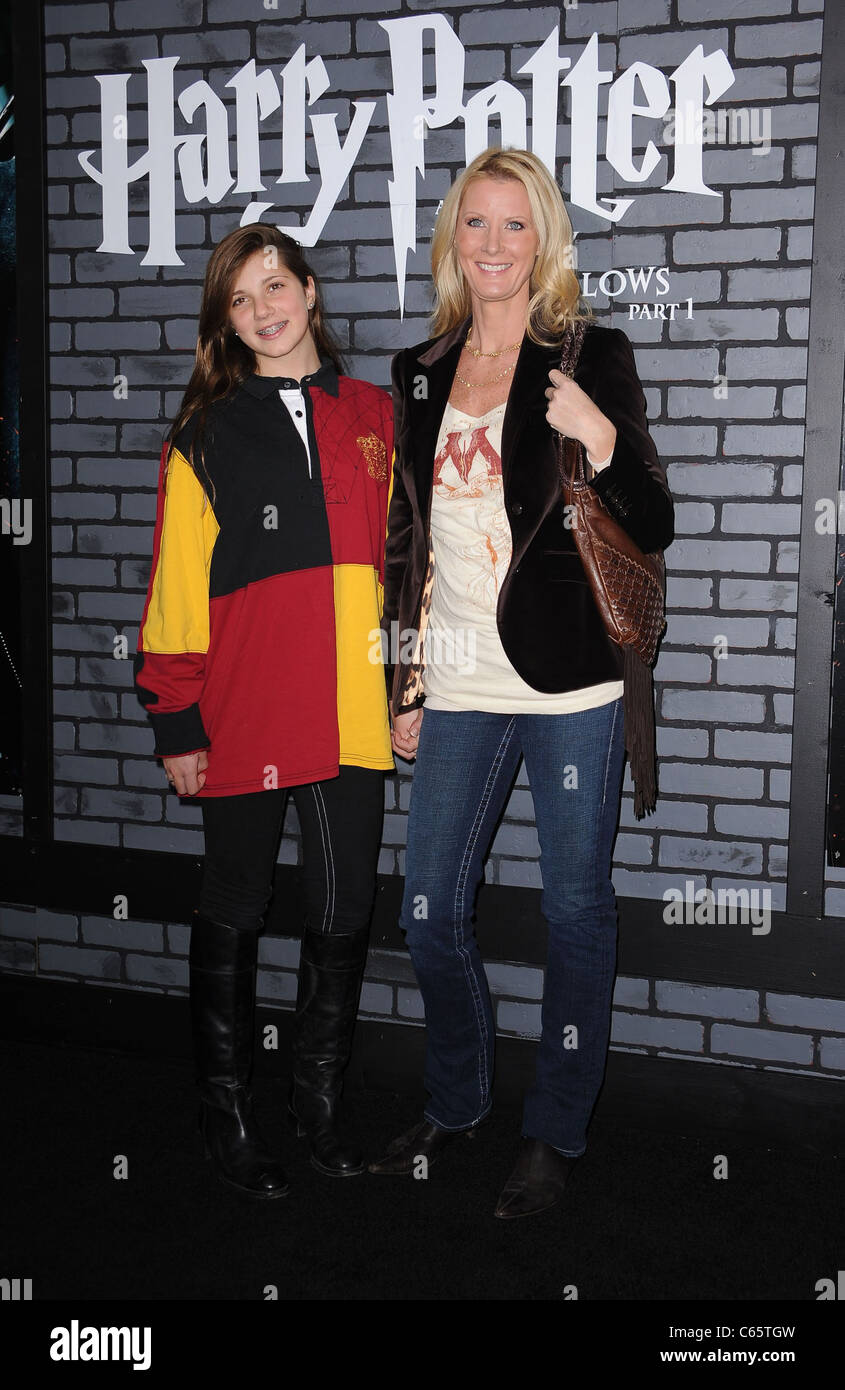 Michaela Cuomo, Sandra Lee im Ankunftsbereich für Harry Potter & die Heiligtümer des Todes - Teil 1 Premiere, Alice Tully Hall im Lincoln Center, New York, NY 15. November 2010. Foto von: Kristin Callahan/Everett Collection Stockfoto