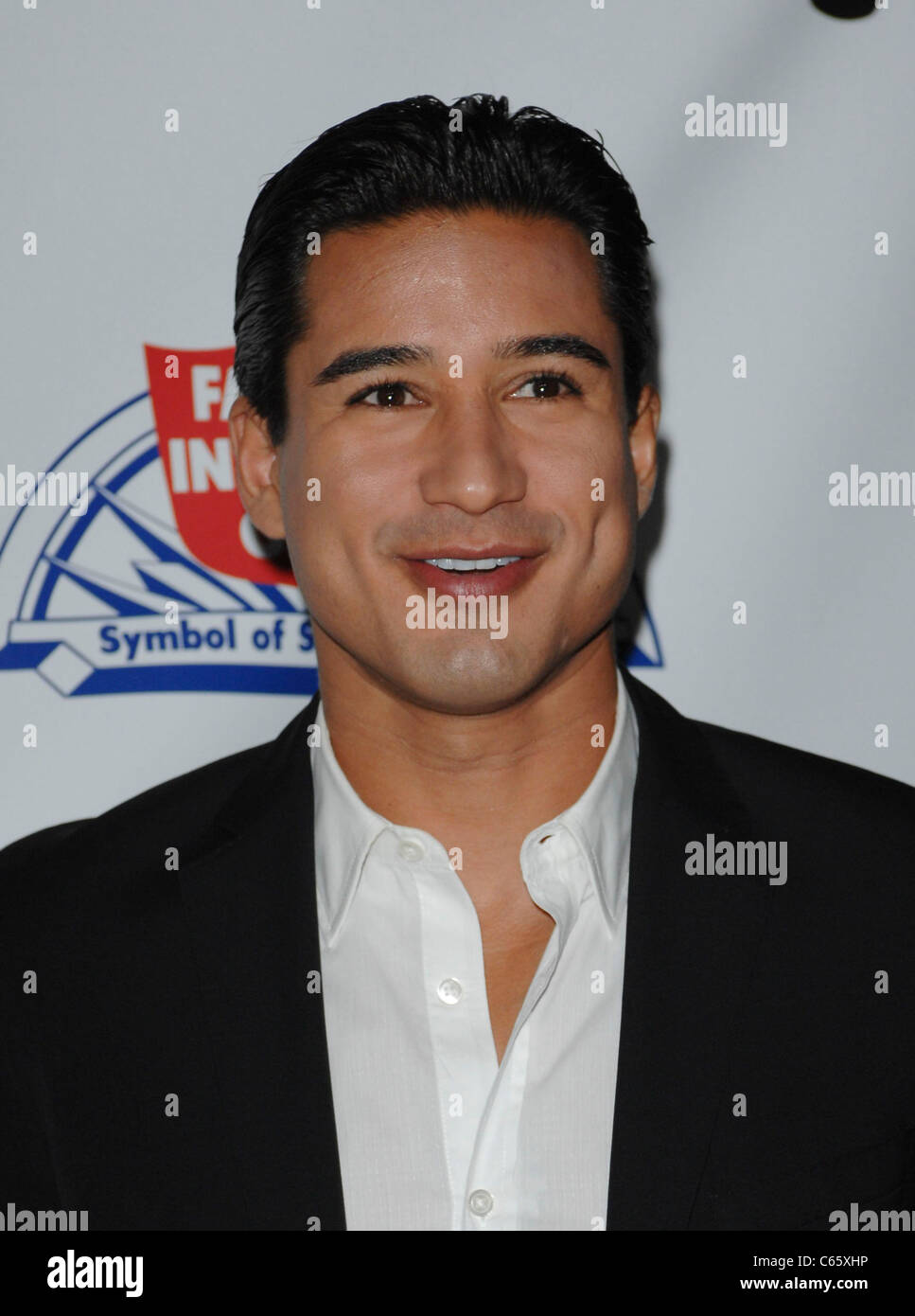 Mario Lopez im Ankunftsbereich für 2010 EL SUENO DE ESPERANZA Jubiläums-Gala, das Hollywood Palladium, Los PADRES Contra El Krebs Stockfoto