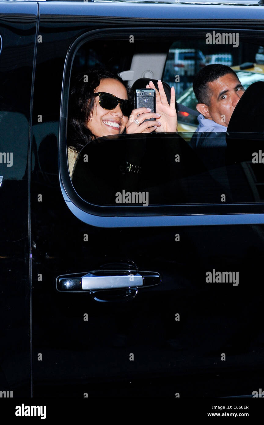 Fernseh-Persönlichkeit Selita Ebanks, Fahrten durch das Thompson Hotel in Soho unterwegs für Promi-Schnappschüsse - Donnerstag, neue Stockfoto