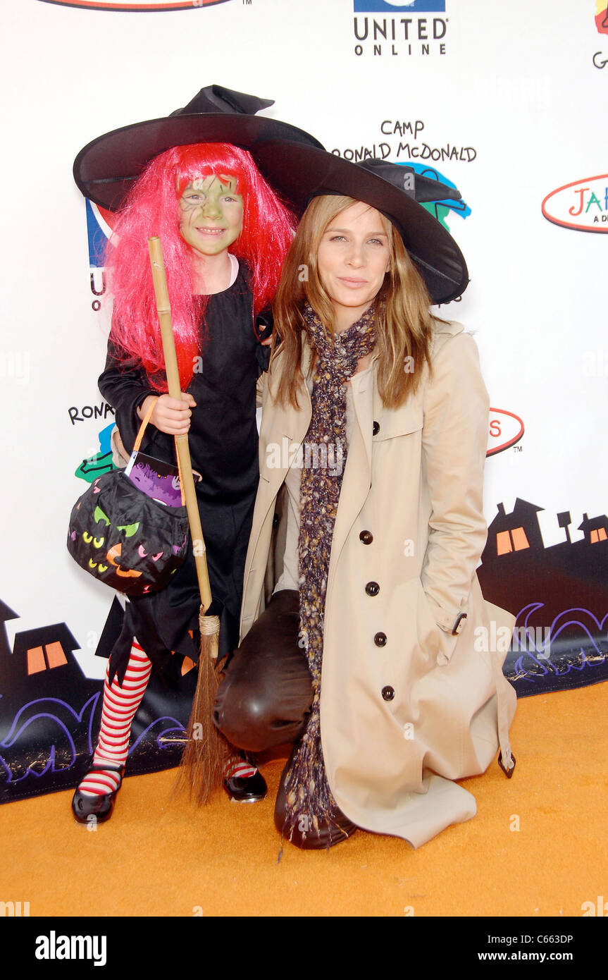Adelaide Taylor Rachel Griffiths In Anwesenheit F r Camp Ronald 