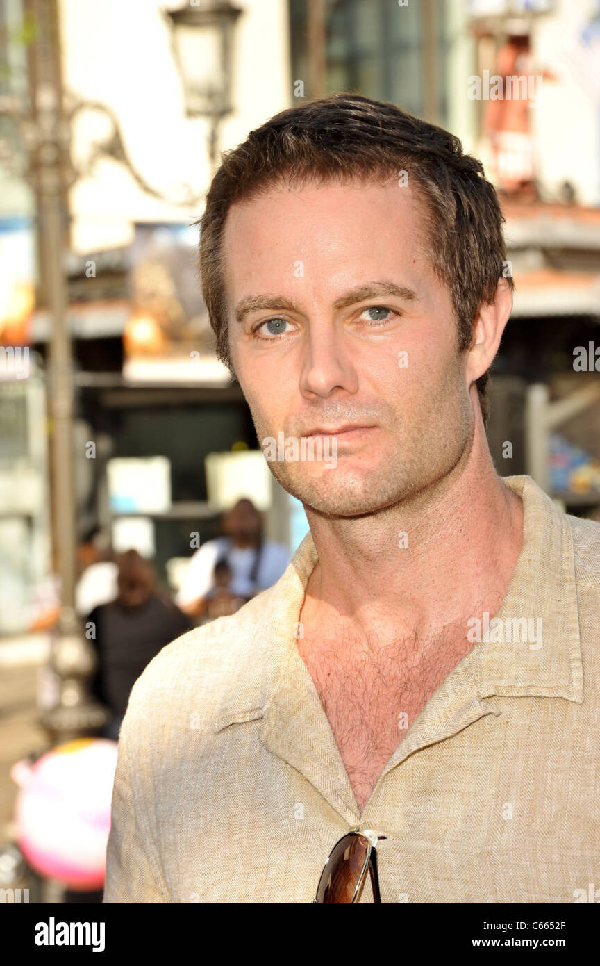 Garret Dillahunt im Ankunftsbereich für Erhöhung hoffen Papa Decathlon, The Grove, Los Angeles, CA 17. September 2010. Foto von: Robert Kenney/Everett Collection Stockfoto