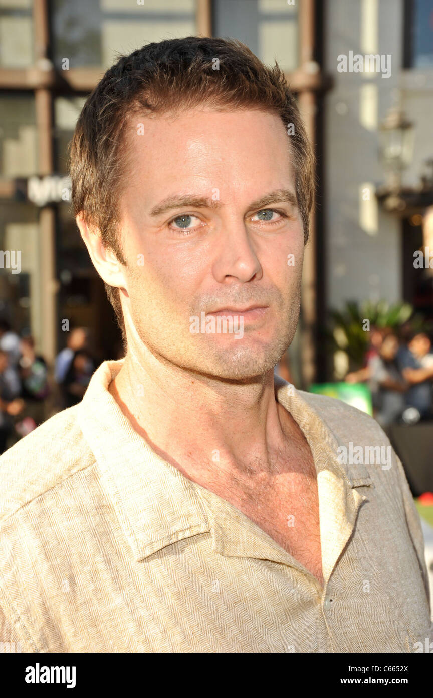 Garret Dillahunt im Ankunftsbereich für Erhöhung hoffen Papa Decathlon, The Grove, Los Angeles, CA 17. September 2010. Foto von: Robert Kenney/Everett Collection Stockfoto