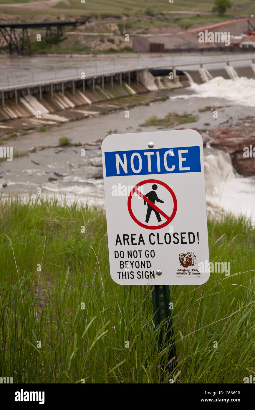 Gefahrenzeichen, Rainbow Falls und Missouri River, Great Falls, MT Stockfoto