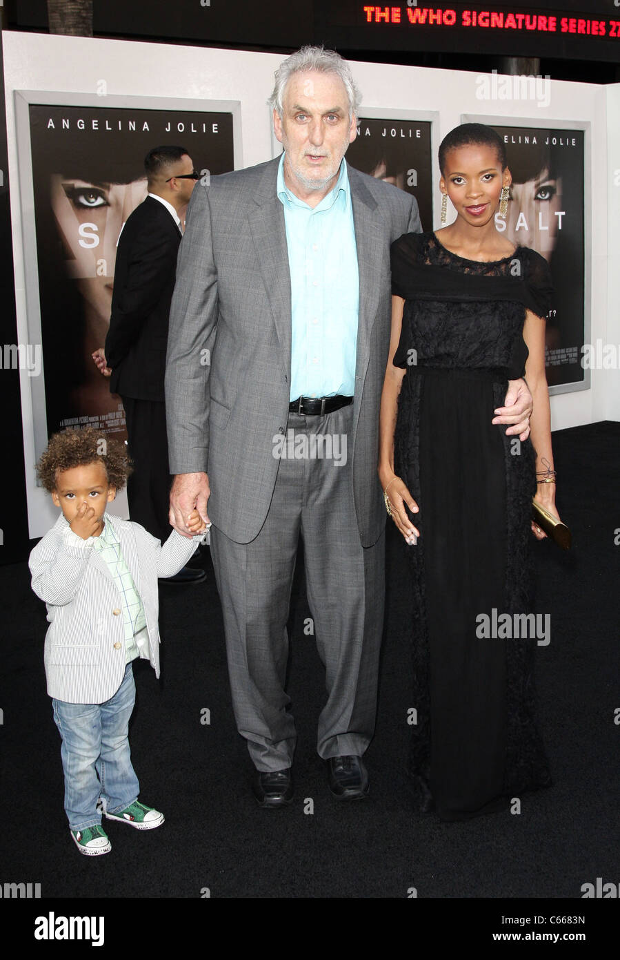 Phillip Noyce im Ankunftsbereich für SALT Premiere, Graumans Chinese Theatre, Los Angeles, CA 19. Juli 2010. Foto von: Adam Orchon/Everett Collection Stockfoto