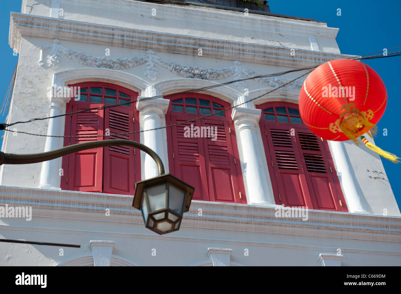 Bunte Shophouse in Chinatown, Singapur Stockfoto