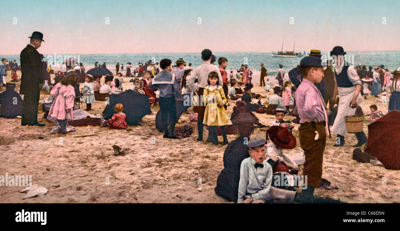 Am Strand von Coney Island, New York ca. 1902 Stockfoto